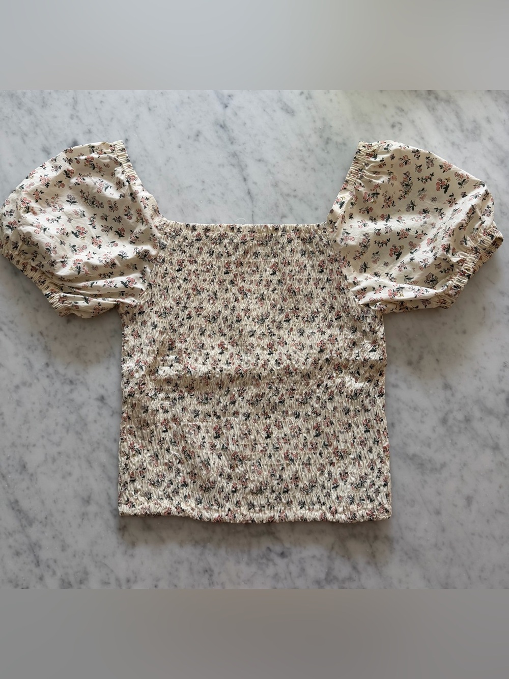 Lucca smocked floral crop puff sleeve top - Picture 2 of 7